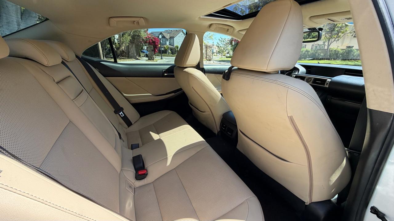 Lexus IS 250 4dr Sport Sdn RWD 2015