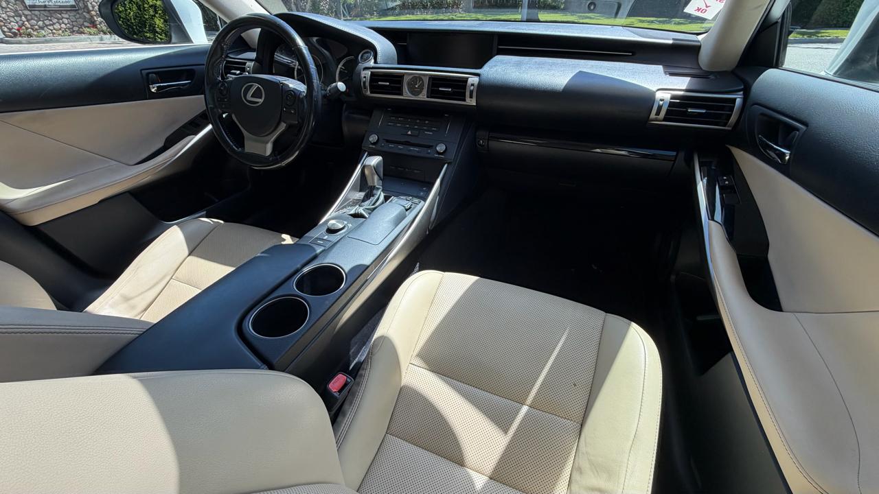 Lexus IS 250 4dr Sport Sdn RWD 2015