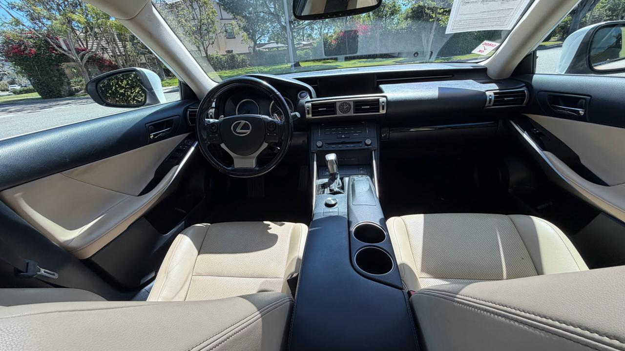 Lexus IS 250 4dr Sport Sdn RWD 2015