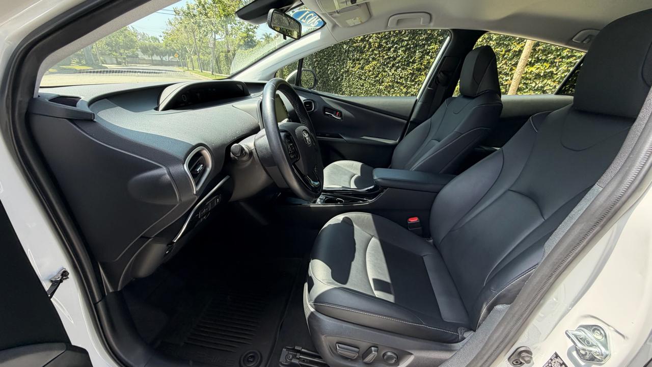 Toyota Prius Prime XLE 4D Hatchback 2021