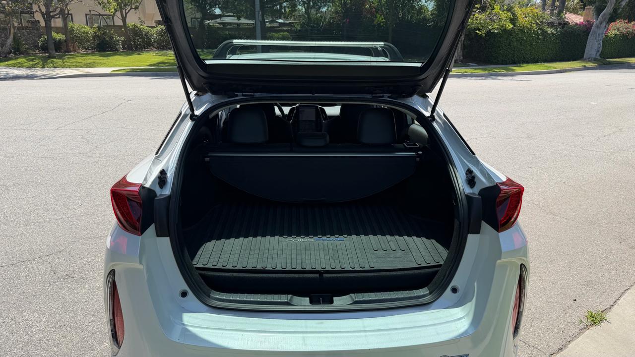 Toyota Prius Prime XLE 4D Hatchback 2021