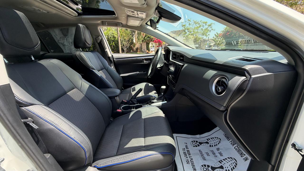 Toyota Corolla SE CVT (Natl) 2018