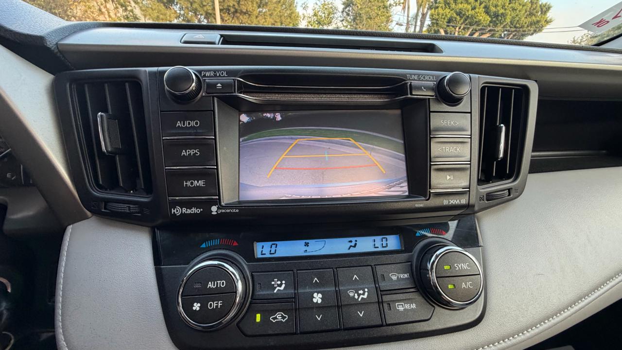 Toyota RAV4 XLE FWD (Natl) 2017