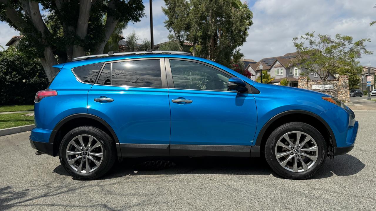 Toyota RAV4 Limited FWD (Natl) 2017