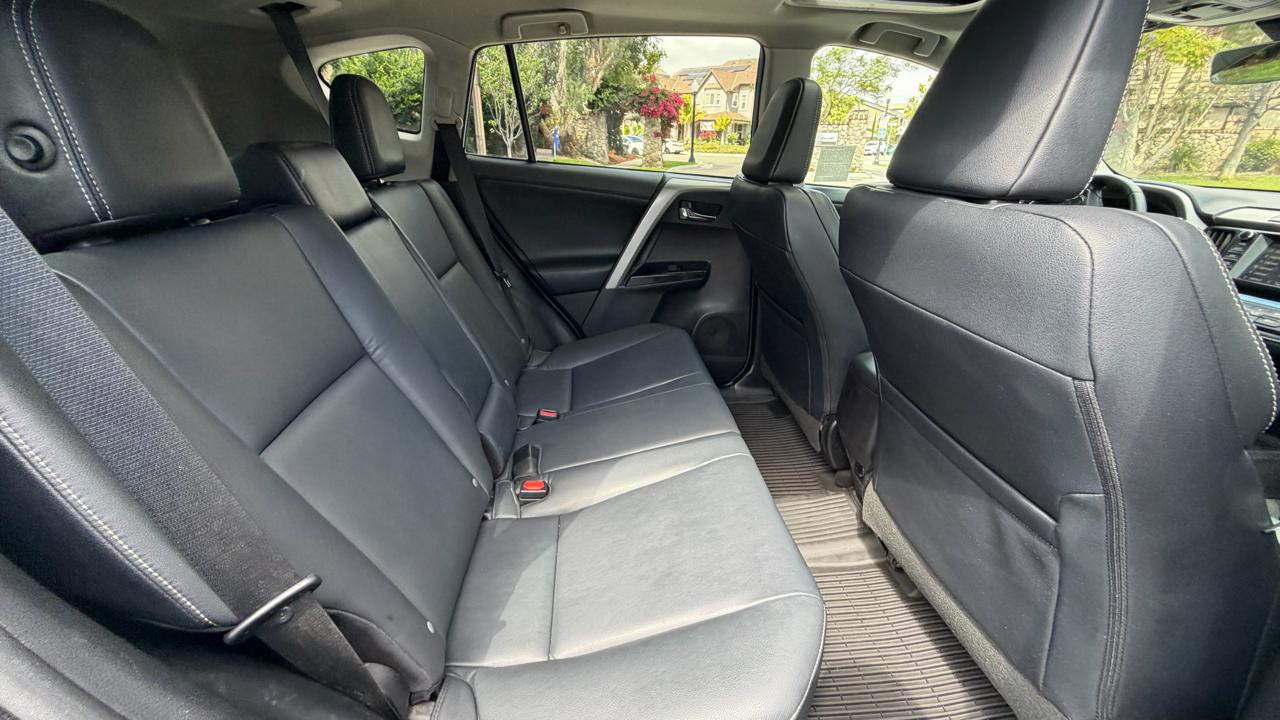 Toyota RAV4 Limited FWD (Natl) 2017