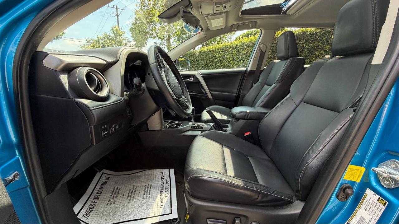 Toyota RAV4 Limited FWD (Natl) 2017