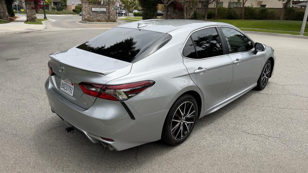 Toyota Camry SE Auto (Natl) 2021