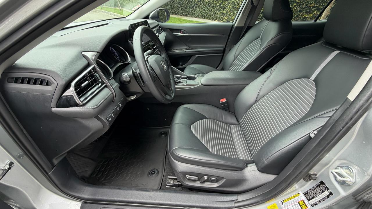 Toyota Camry SE Auto (Natl) 2021