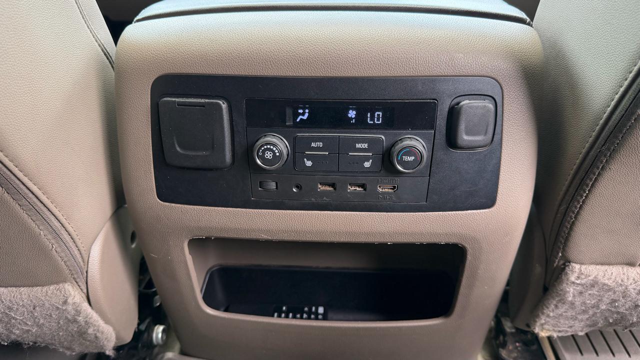 Chevrolet Suburban 2WD 4dr 1500 LT 2018