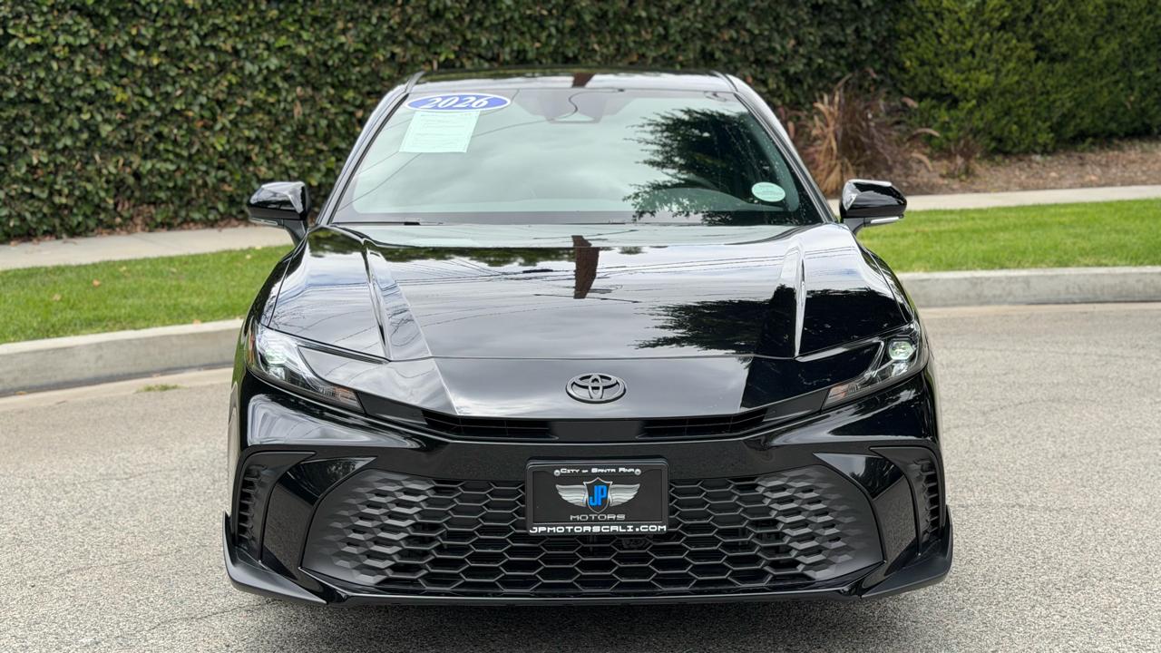 Toyota Camry SE (Natl) 2026