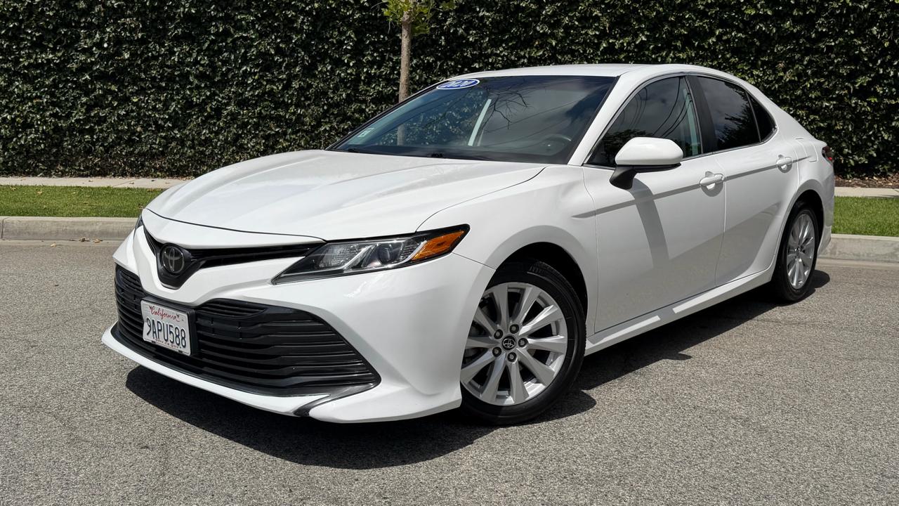 Toyota Camry LE Auto (Natl) 2020