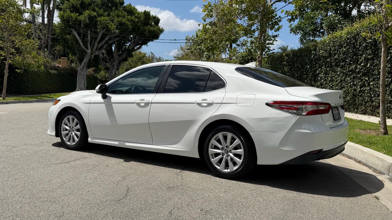Toyota Camry LE Auto (Natl) 2020