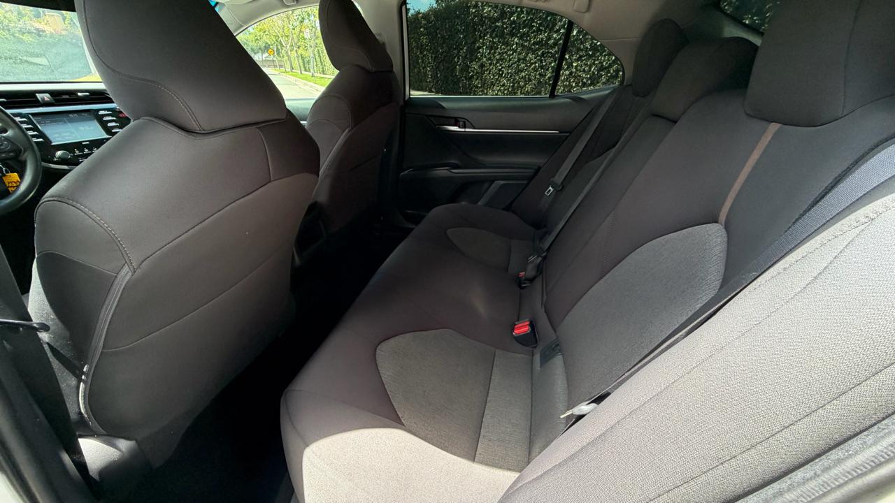 Toyota Camry LE Auto (Natl) 2020