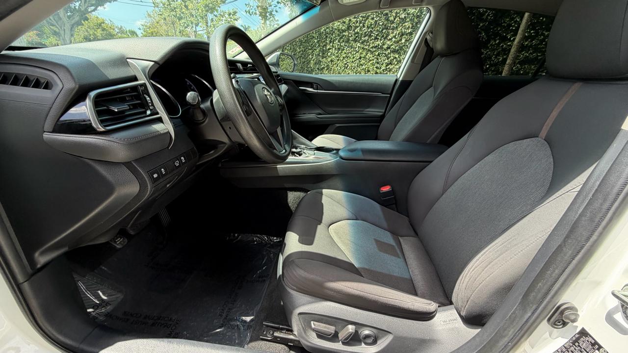 Toyota Camry LE Auto (Natl) 2020