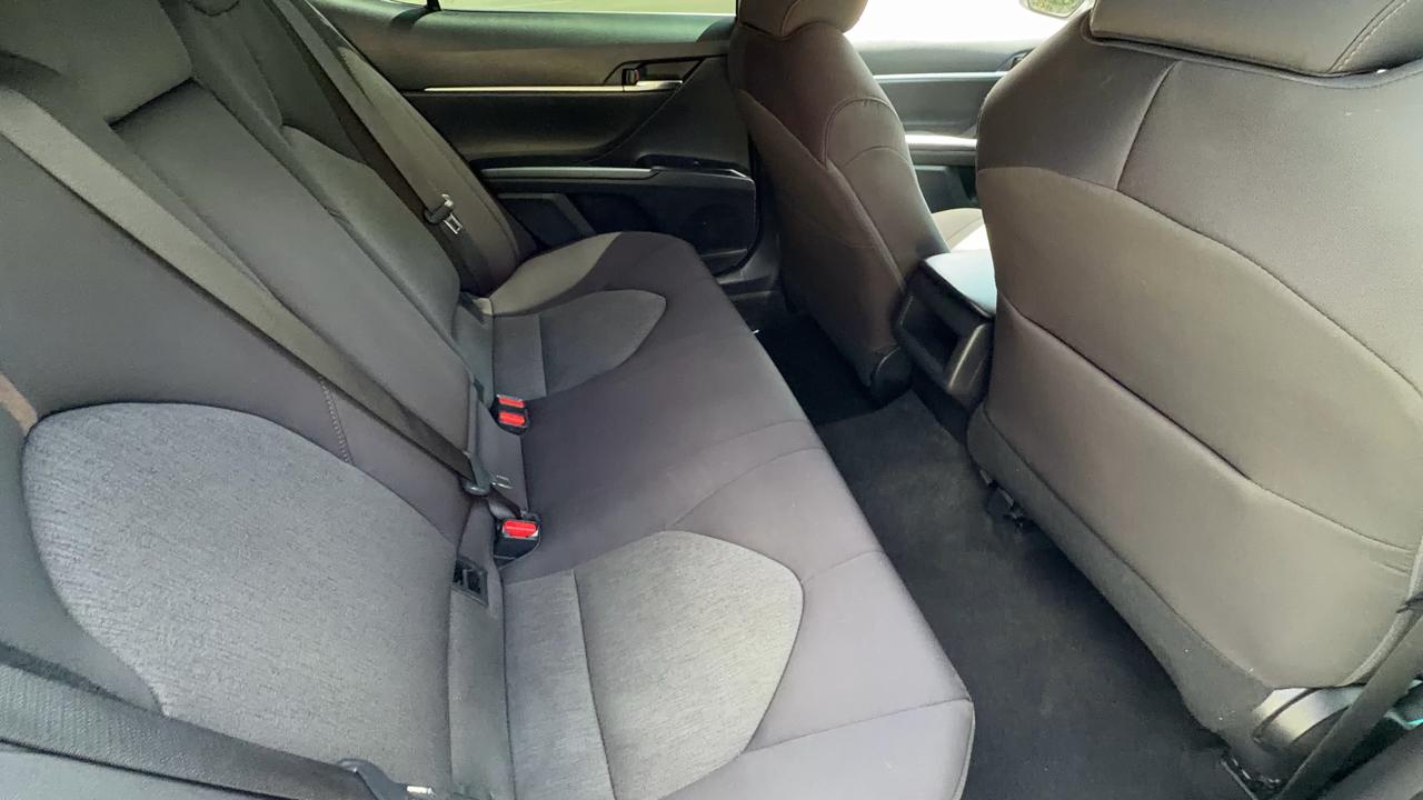 Toyota Camry LE Auto (Natl) 2020