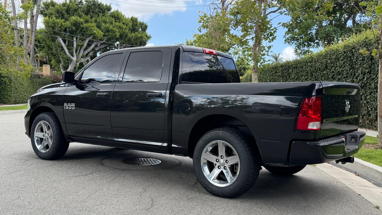 RAM 1500 Express 4x2 Crew Cab 5'7" Box 2018