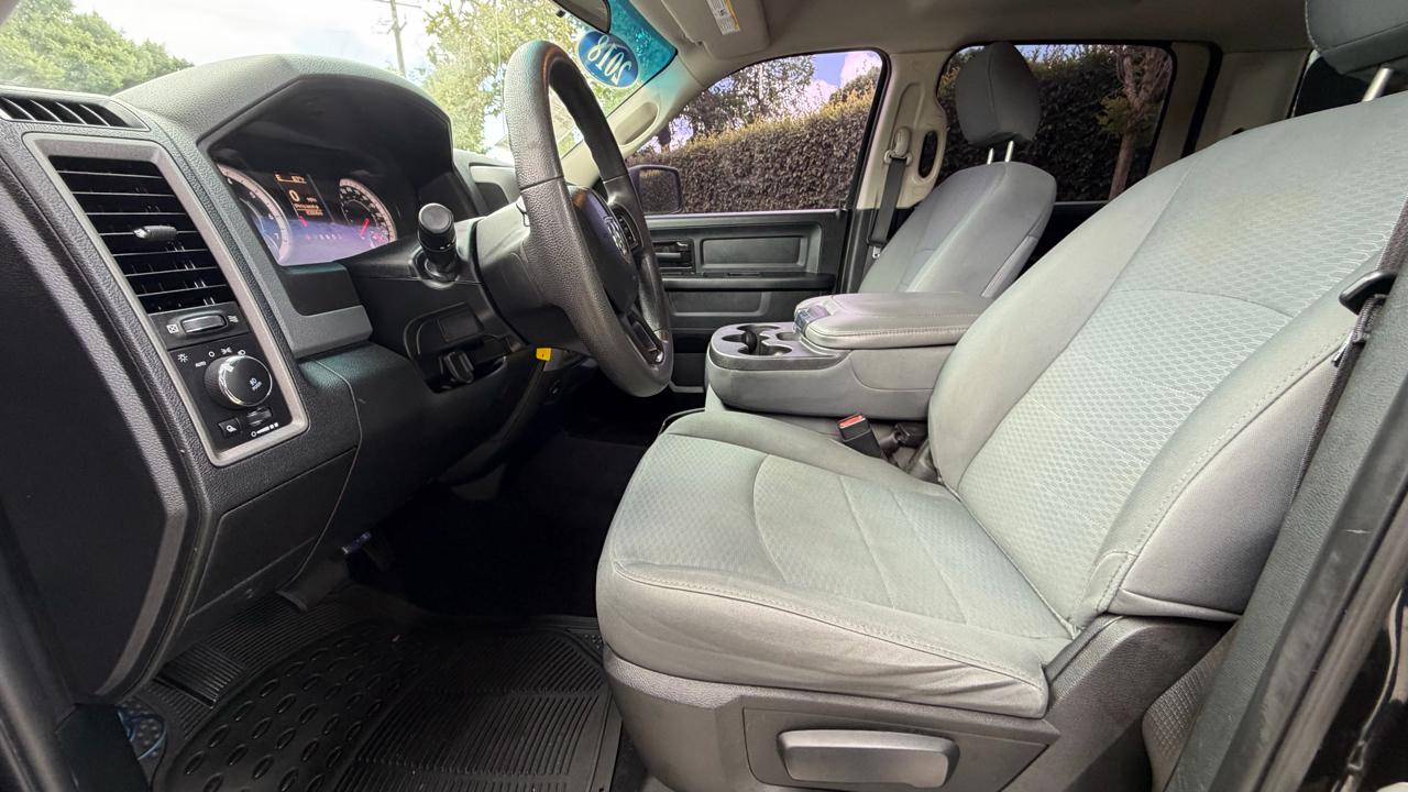 RAM 1500 Express 4x2 Crew Cab 5'7" Box 2018
