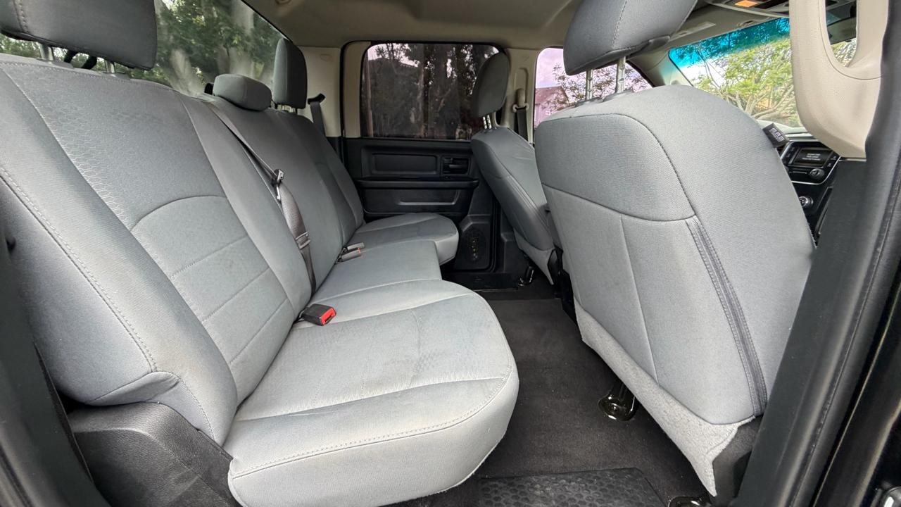 RAM 1500 Express 4x2 Crew Cab 5'7" Box 2018