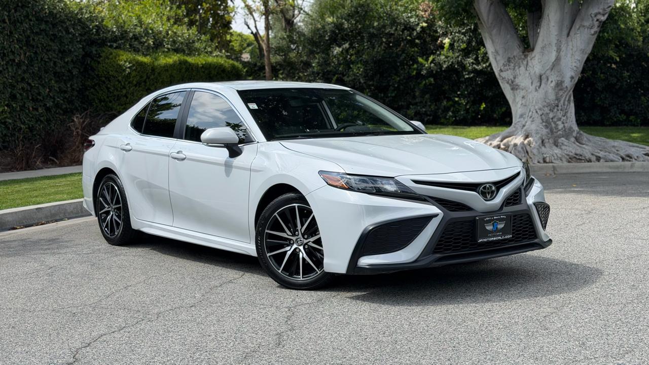 Toyota Camry SE Auto (Natl) 2023