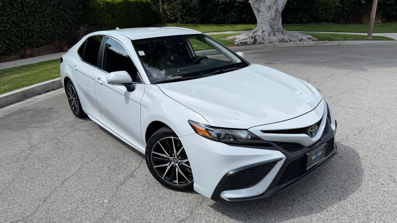 Toyota Camry SE Auto (Natl) 2023