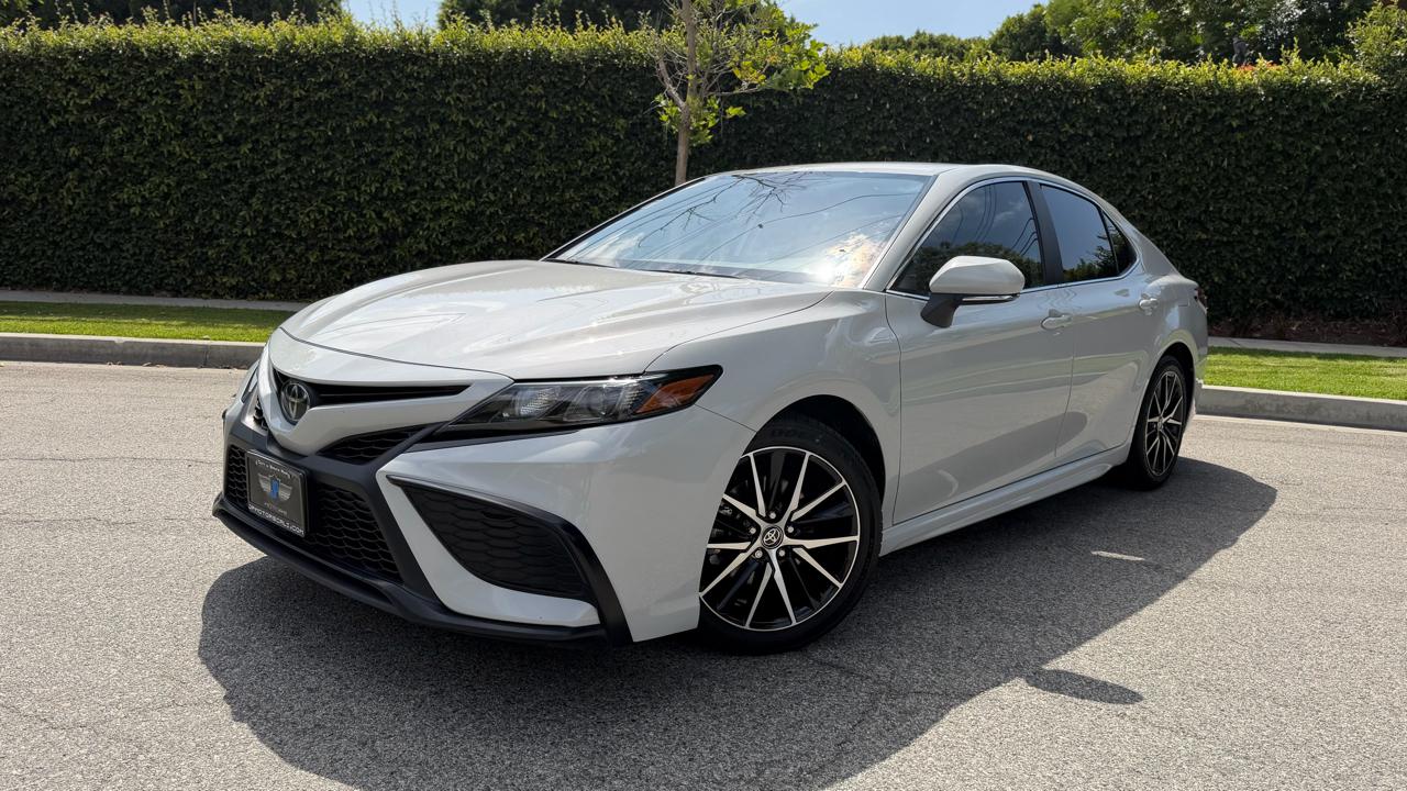 Toyota Camry SE Auto (Natl) 2023