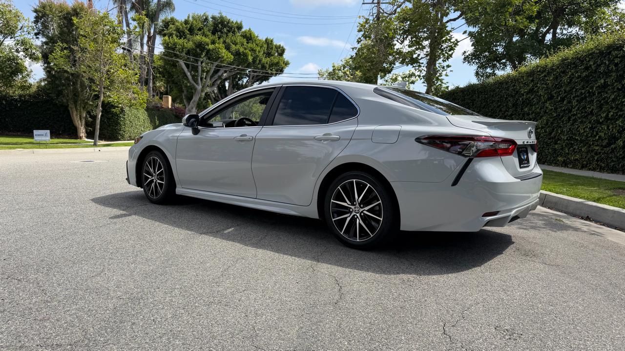 Toyota Camry SE Auto (Natl) 2023