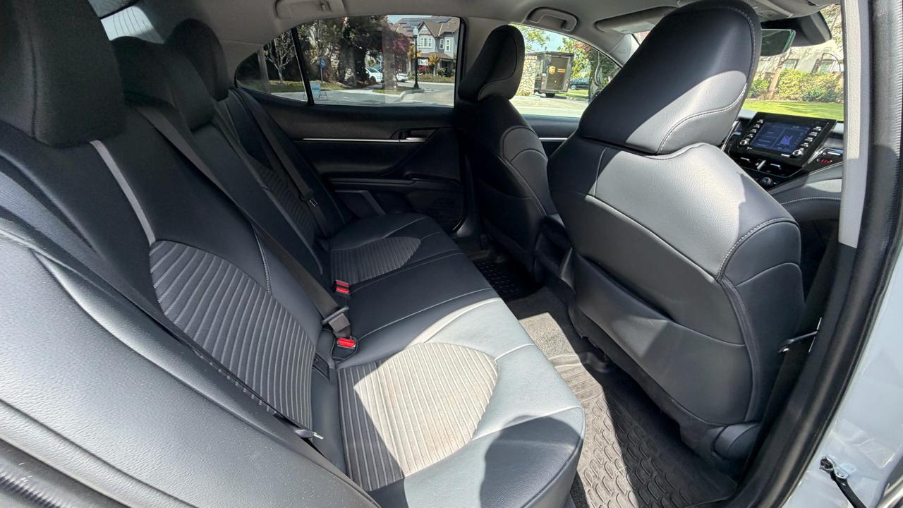 Toyota Camry SE Auto (Natl) 2023