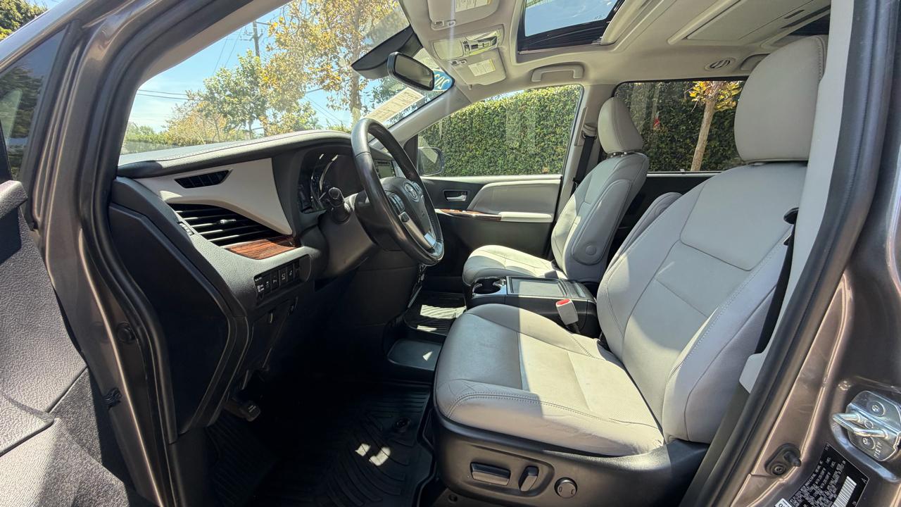 Toyota Sienna Limited Premium AWD 7-Passenger (Natl) 2020