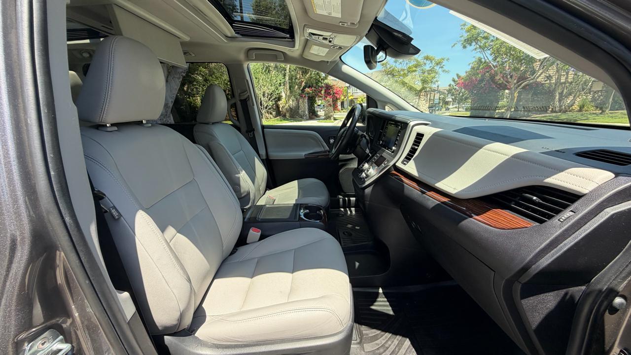 Toyota Sienna Limited Premium AWD 7-Passenger (Natl) 2020