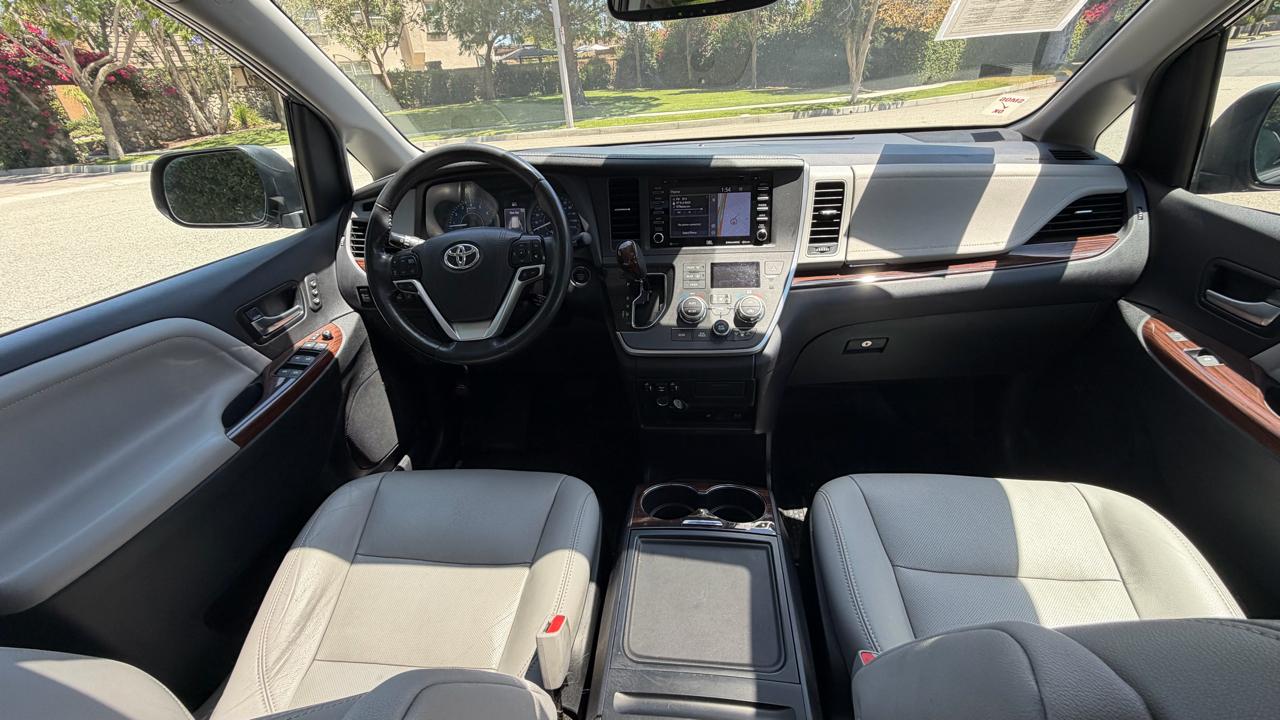Toyota Sienna Limited Premium AWD 7-Passenger (Natl) 2020
