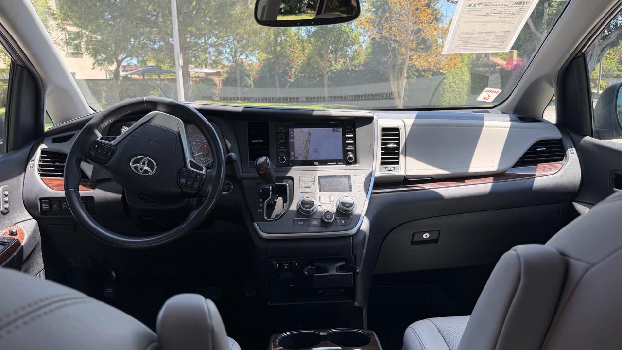 Toyota Sienna Limited Premium AWD 7-Passenger (Natl) 2020