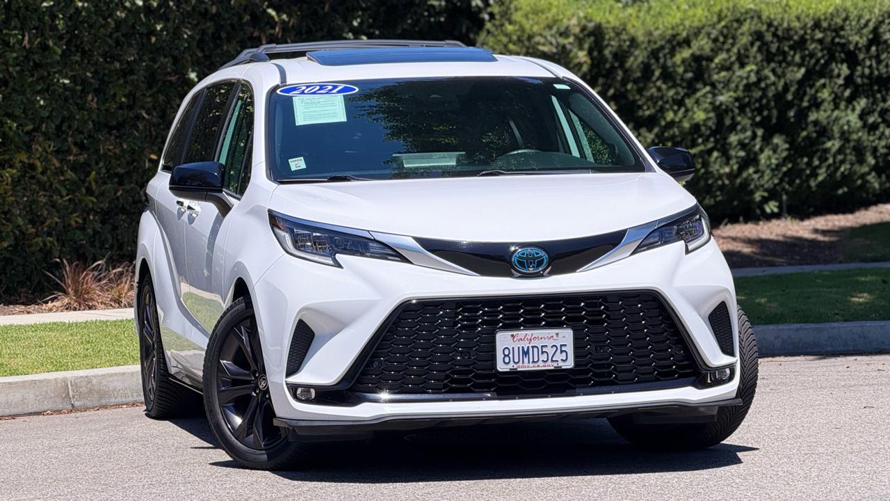 Toyota Sienna XSE FWD 7-Passenger (Natl) 2021