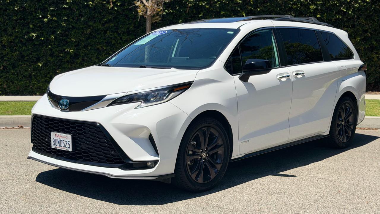 Toyota Sienna XSE FWD 7-Passenger (Natl) 2021