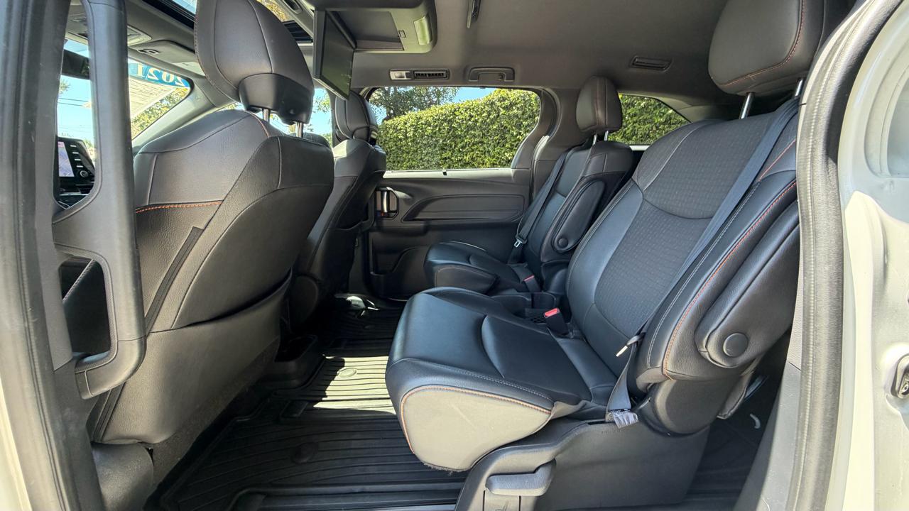Toyota Sienna XSE FWD 7-Passenger (Natl) 2021