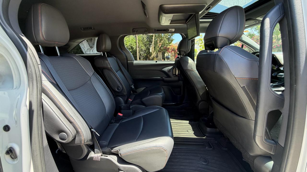 Toyota Sienna XSE FWD 7-Passenger (Natl) 2021