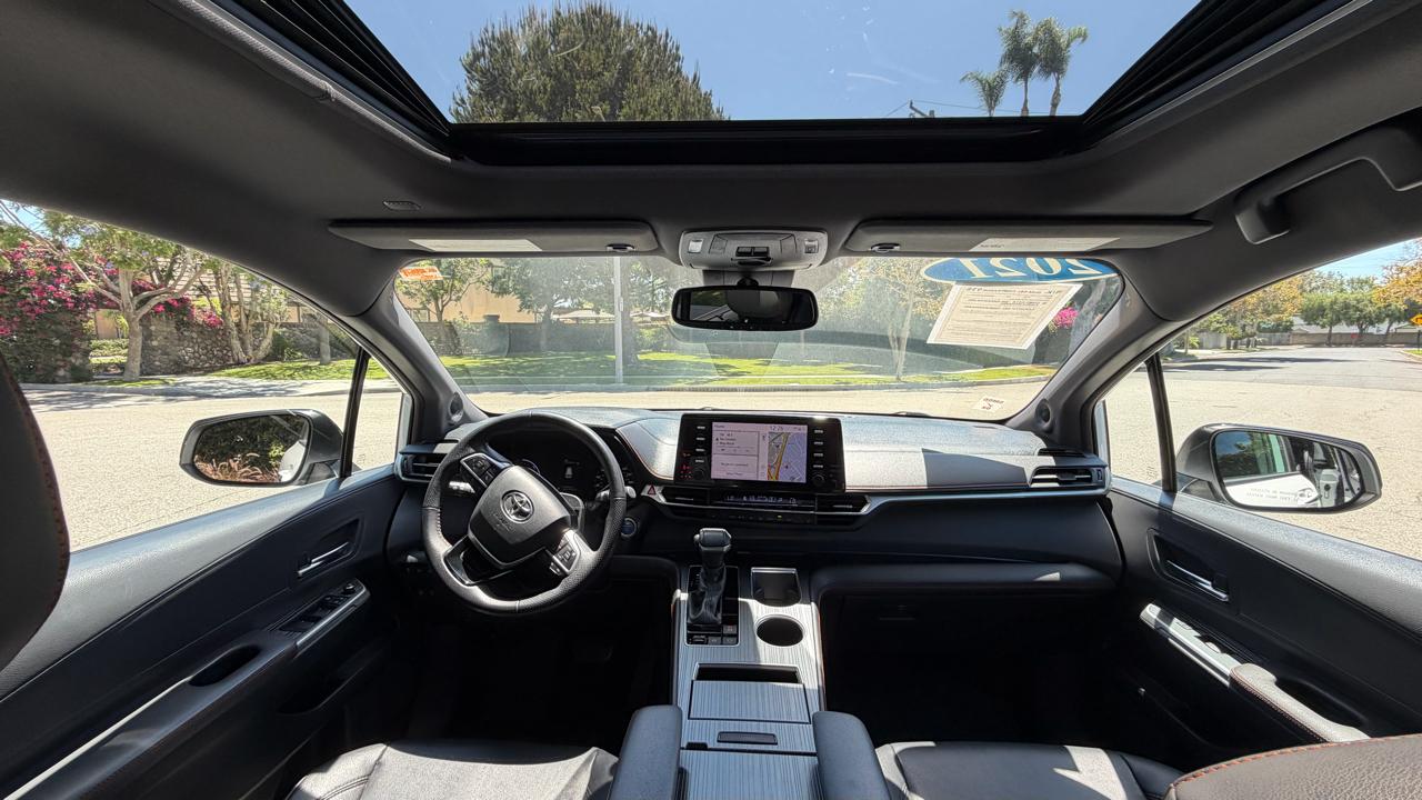 Toyota Sienna XSE FWD 7-Passenger (Natl) 2021