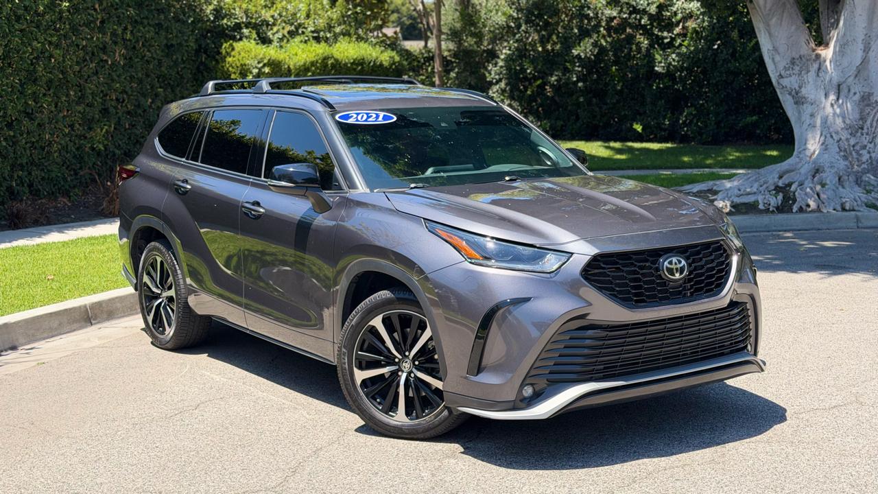 Toyota Highlander XSE AWD (Natl) 2021
