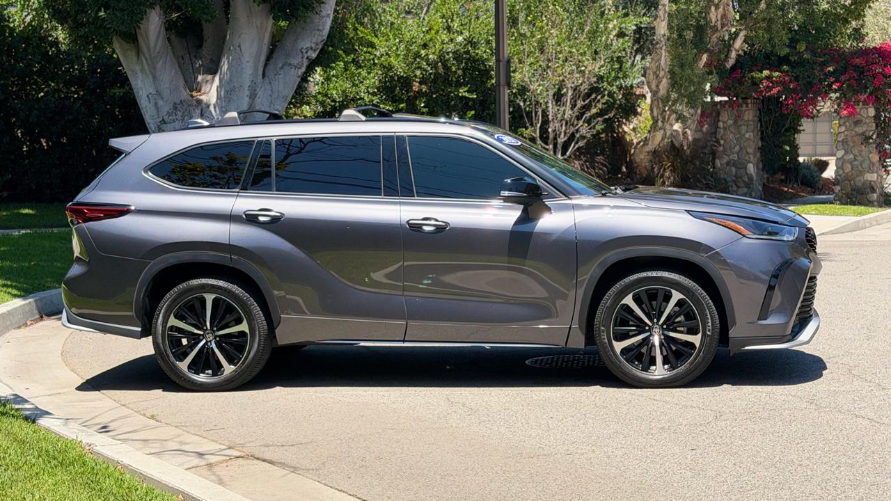 Toyota Highlander XSE AWD (Natl) 2021