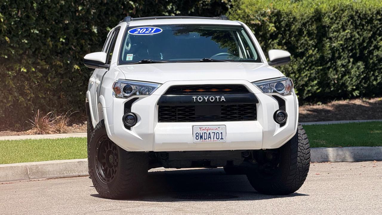 Toyota 4Runner SR5 2WD (Natl) 2021