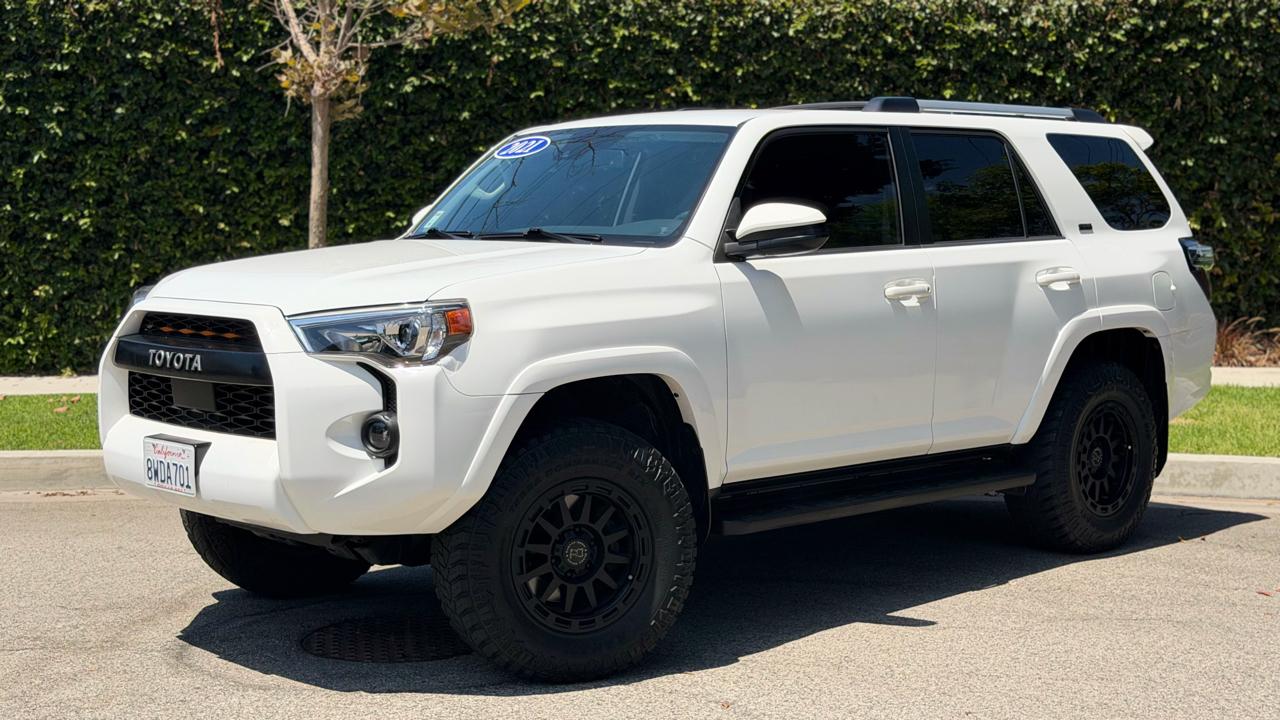 Toyota 4Runner SR5 2WD (Natl) 2021