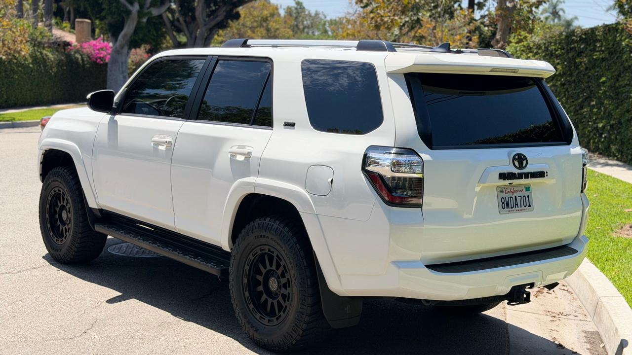 Toyota 4Runner SR5 2WD (Natl) 2021