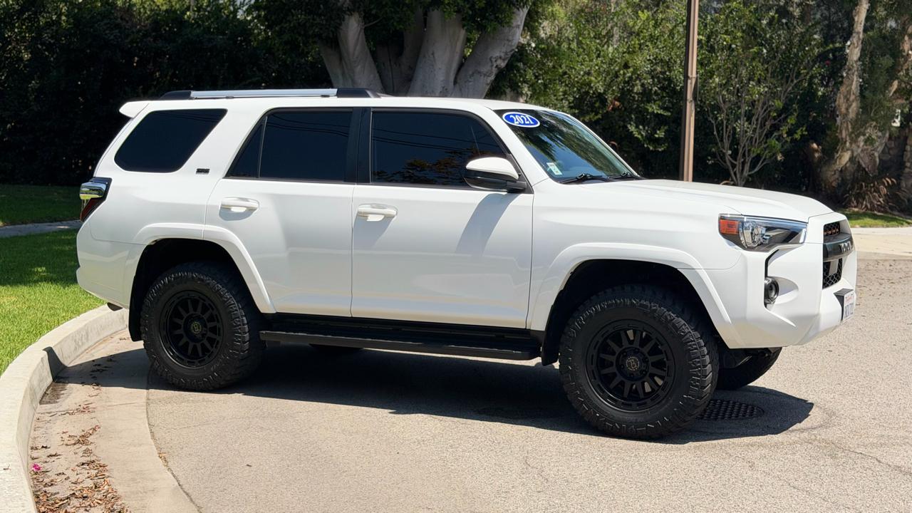 Toyota 4Runner SR5 2WD (Natl) 2021