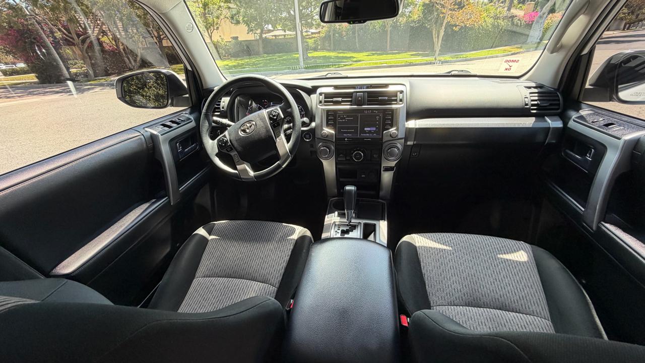 Toyota 4Runner SR5 2WD (Natl) 2021