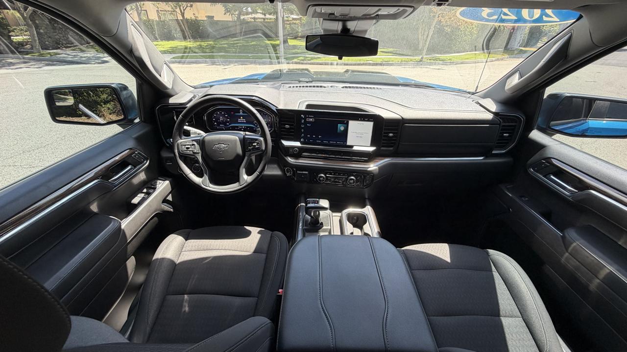 Chevrolet Silverado 1500 4WD Crew Cab 147" LT Trail Boss 2023