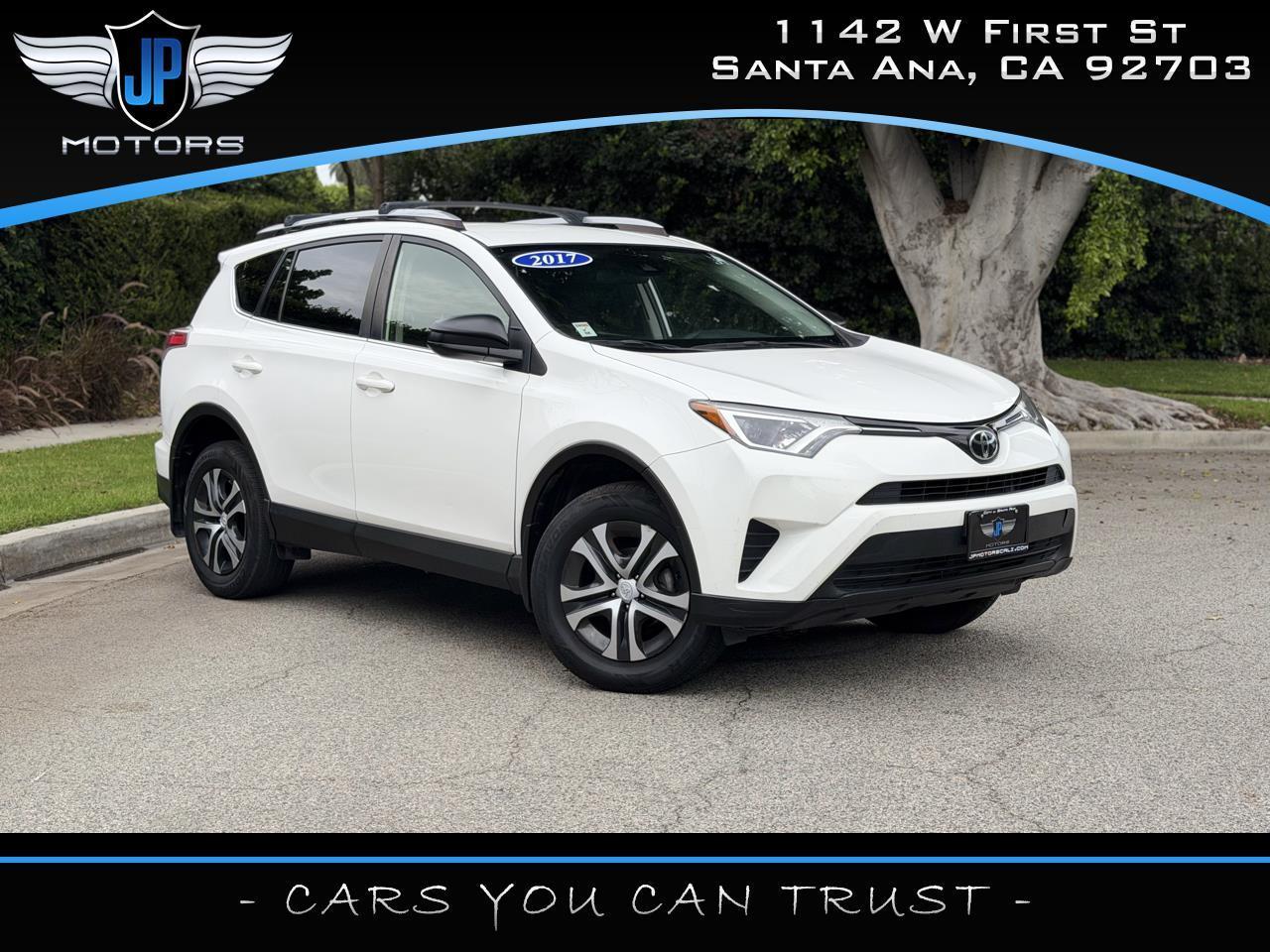 Toyota RAV4 LE FWD (Natl) 2017