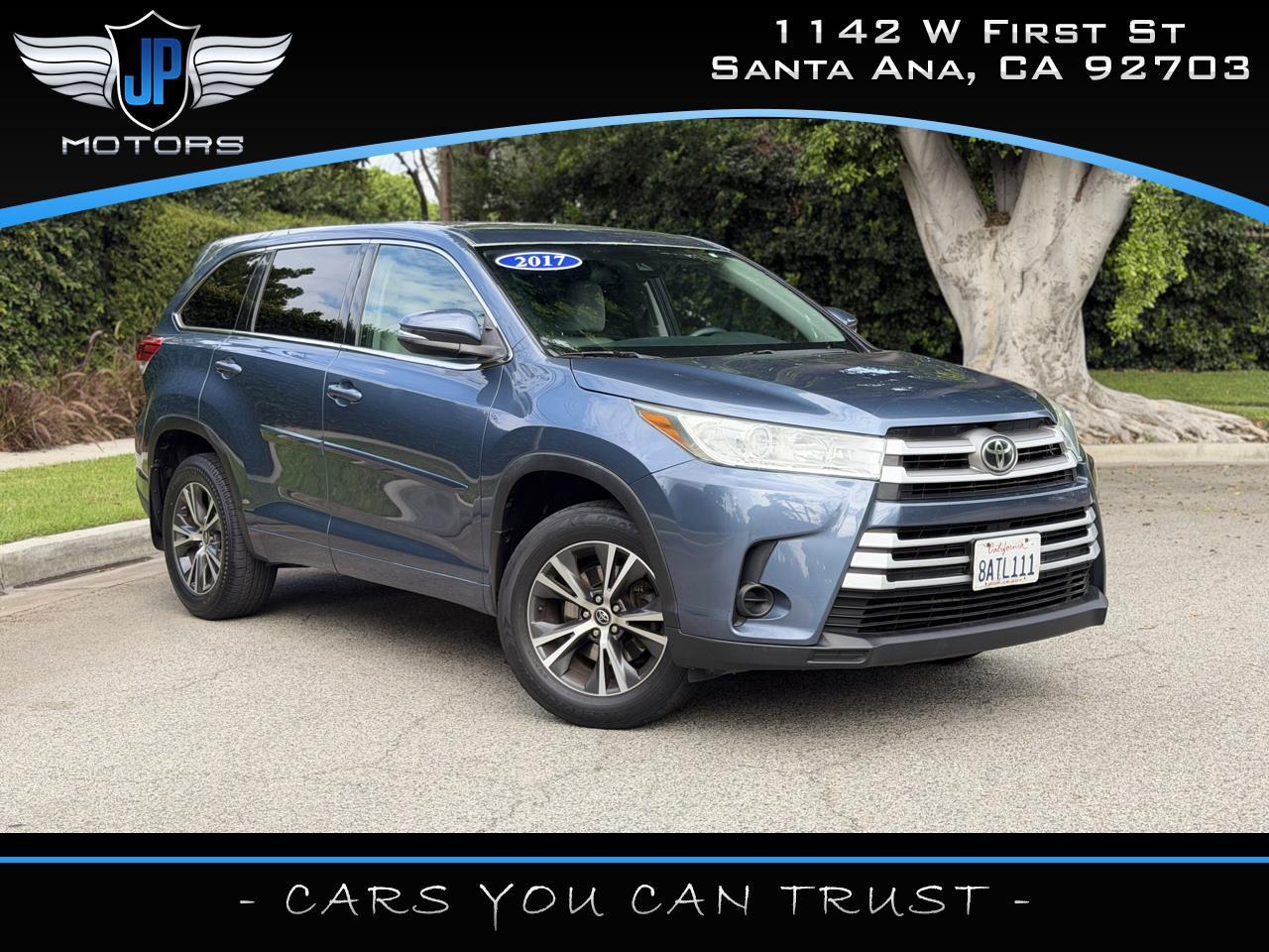 Toyota Highlander LE V6 FWD (Natl) 2017