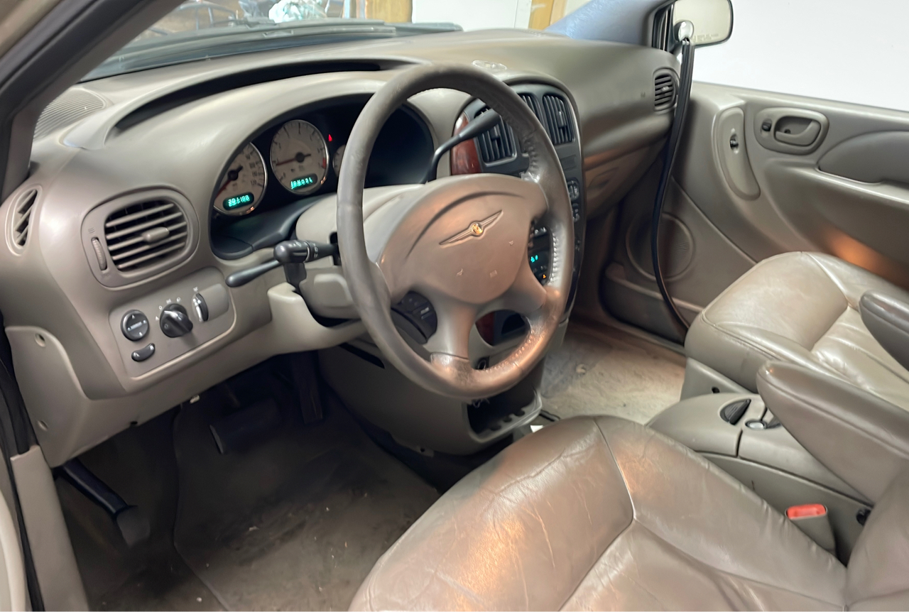 Used 2003 Chrysler Town & Country 4dr LXi FWD for Sale in Portland TN