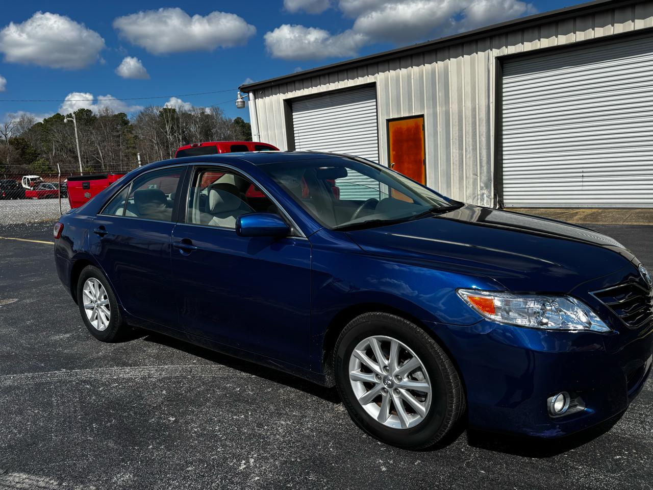 Toyota Camry Base 6-Spd AT 2011
