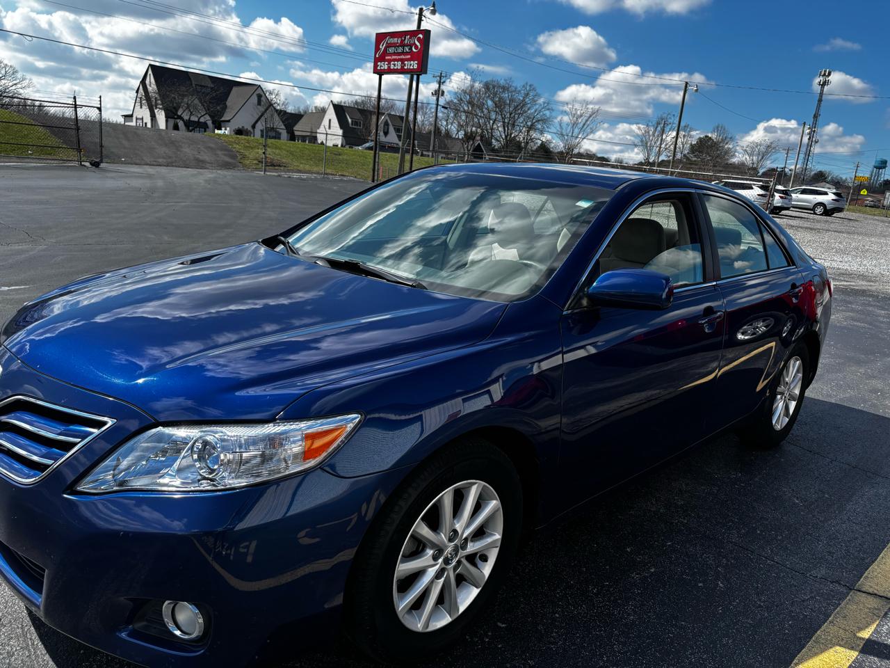 Toyota Camry Base 6-Spd AT 2011