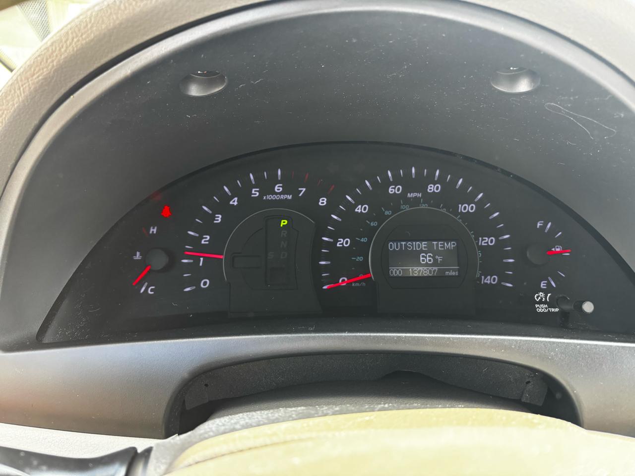 Toyota Camry Base 6-Spd AT 2011